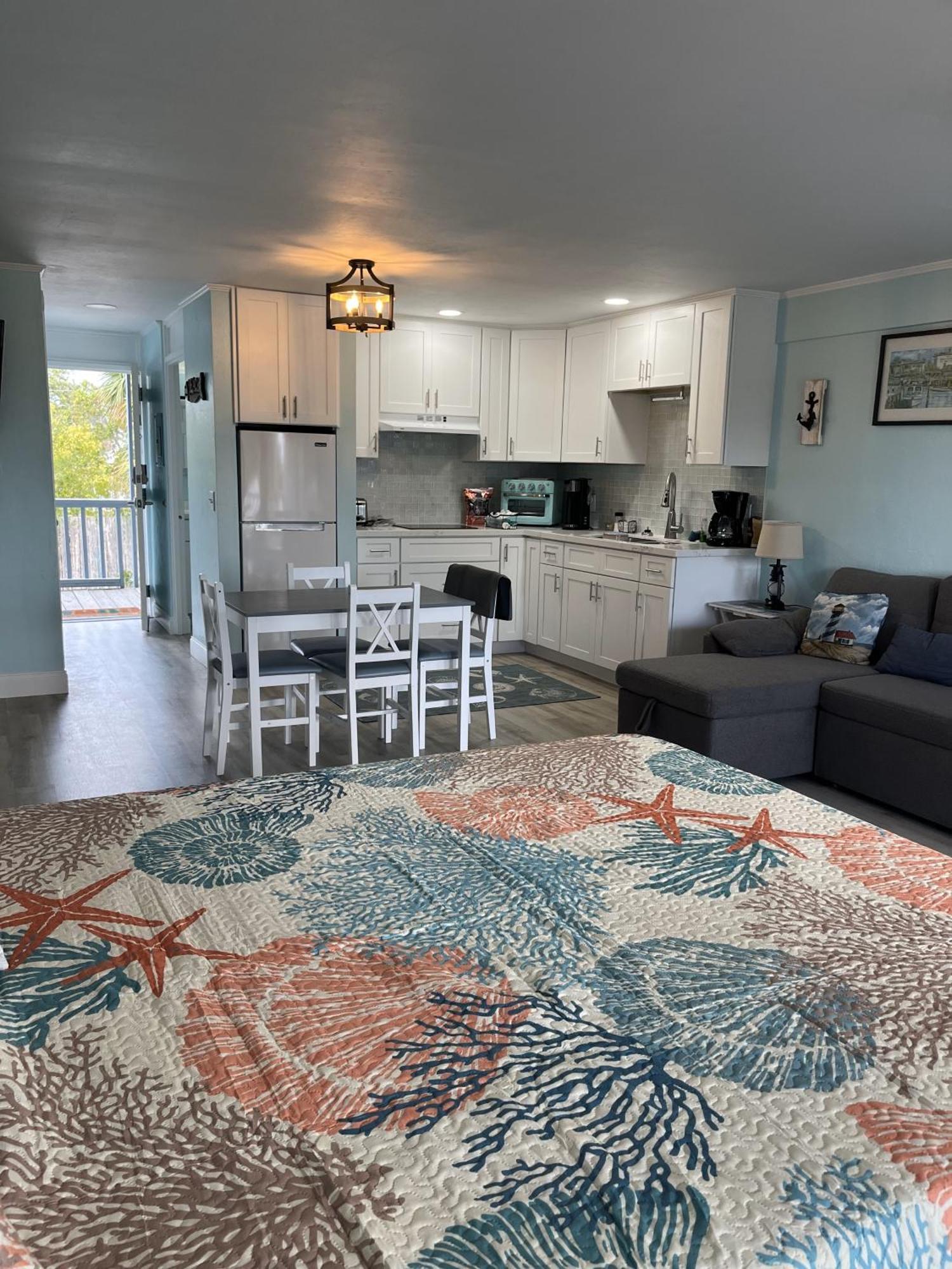 Apartment Park Place Unit 228 *